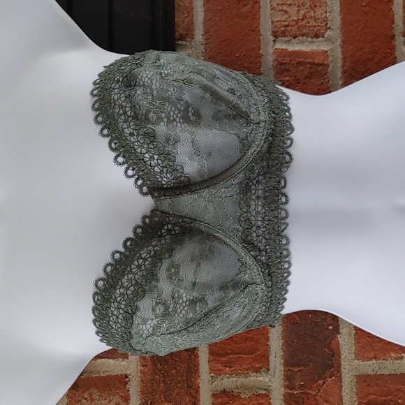 Victoria's Secret Other - Victoria's s Secret Lace Bra Size 38B